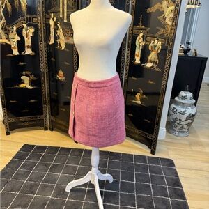 Elegant Pink Tweed Skirt